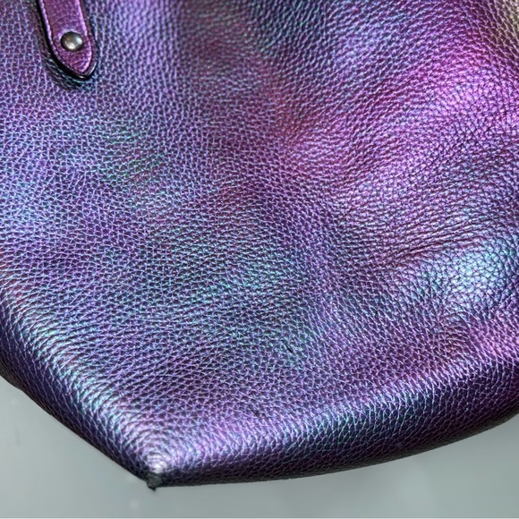 coach iridescent tote/RARE - Picture 7 of 7